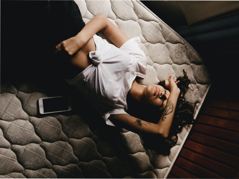 Тревога у женщин: влияние гормонов на уровень тревоги